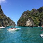 Passeio de barco pela encantadora Praia de Maia Bay, na Ilha Phi Phi Lee - Tailândia