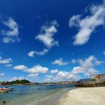 Uma das belas praias da cidade - Salvador, Bahia