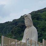 Ryozen Kannon, um memorial de guerra com uma enorme imagem de Kannon, pesando aproximadamente 500 toneladas - Kyoto, Japão