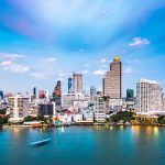 Vista de Bangcok, capital do País, sobre o Rio Chao Praya - Tailândia