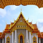 Wat Benchamabophit, conhecido como Templo de Mármore e construído em mármore branco de carrara - Tailândia